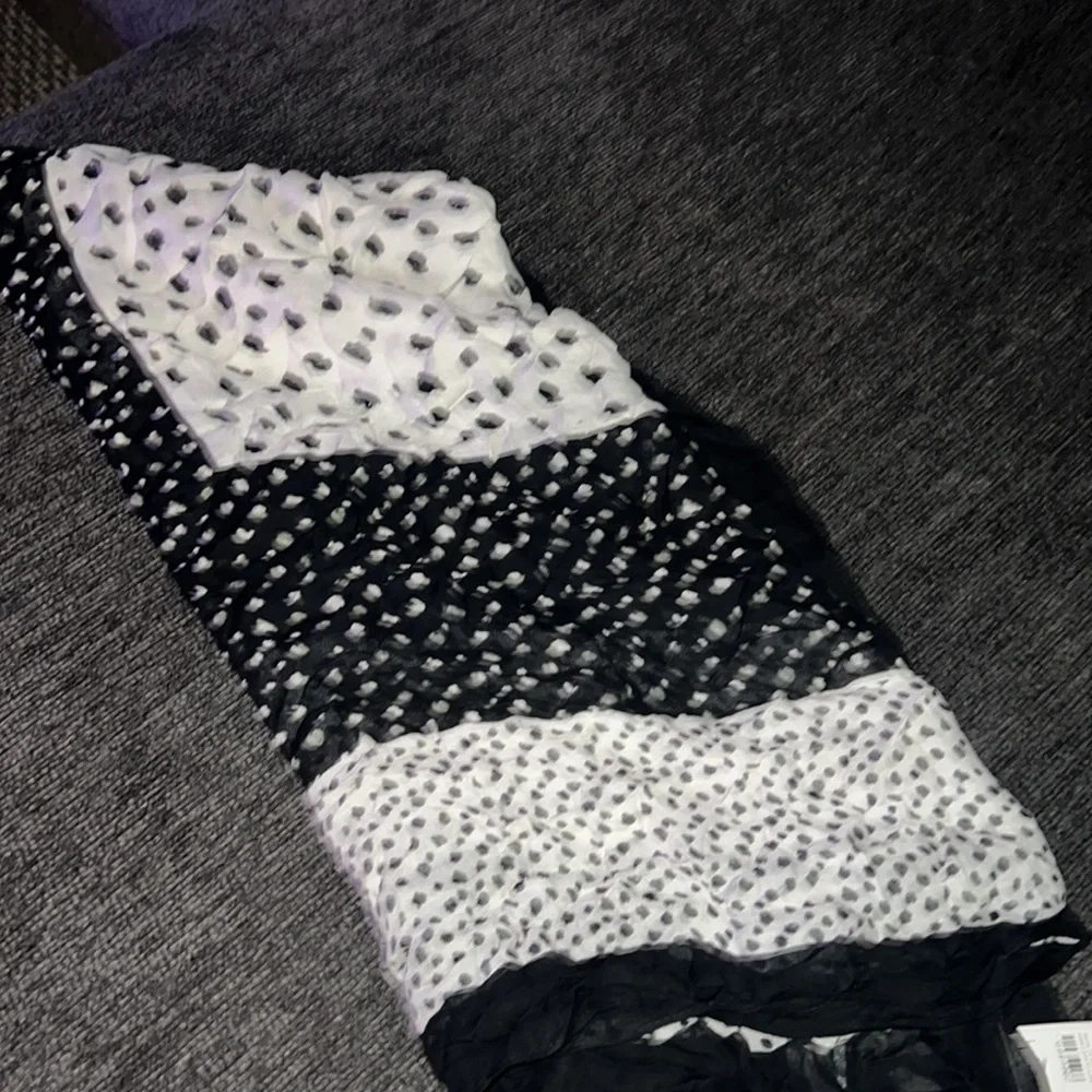 Scarf - Picture 2 of 7